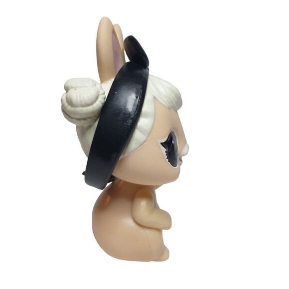 LOL Surprise Pets Cottontail Q.T. Bunny Wave 1 Eye Spy Pets Mini Figure Playset - Picture 3 of 6